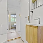 2 Bedroom Gorgeous In *
