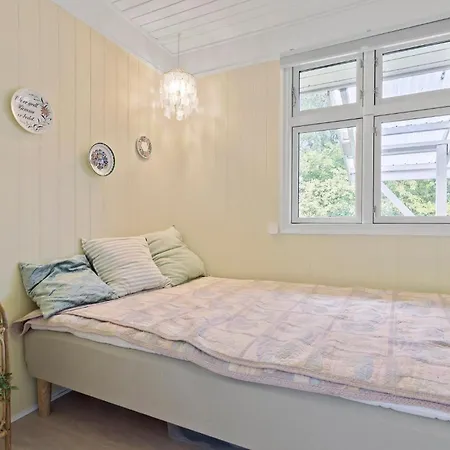 2 Bedroom Cozy In