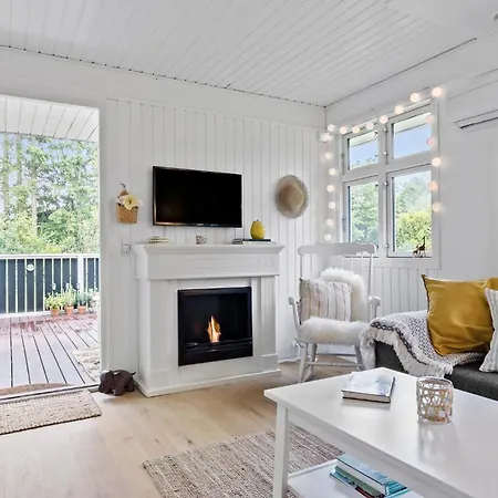 2 Bedroom Cozy In Nyaraló Ebeltoft