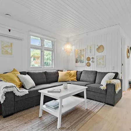 2 Bedroom Gorgeous In Ebeltoft