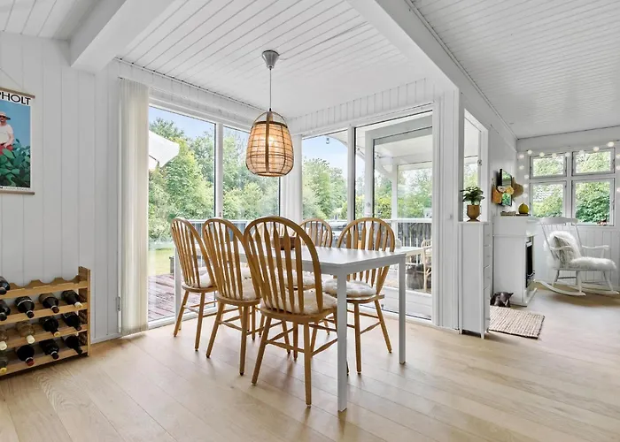 2 Bedroom Gorgeous In 펜션 *